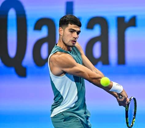 ATP, Tennis Herren QATAR EXXONMOBIL OPEN ROUND OF 32 Carlos Alcaraz of Spain competes in her round of 32 match against Marin Cilic of Croatia during the ATP Qatar ExxonMobil Open 2025 tennis tournament at the Khalifa International Tennis Complex in Doha, Qatar, on February 17, 2025. DOHA Qatar Copyright: xNOUSHADx