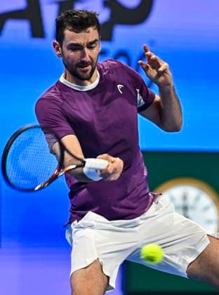 ATP, Tennis Herren QATAR EXXONMOBIL OPEN ROUND OF 32 Marin Cilic of Croatia competes in her round of 32 match against Carlos Alcaraz of Spain during the ATP Qatar ExxonMobil Open 2025 tennis tournament at the Khalifa International Tennis Complex in Doha, Qatar, on February 17, 2025. DOHA Qatar Copyright: xNOUSHADx