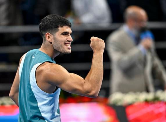 ATP, Tennis Herren QATAR EXXONMOBIL OPEN ROUND OF 32 Carlos Alcaraz of Spain celebrates after winning her round of 32 match against Marin Cilic of Croatia during the ATP Qatar ExxonMobil Open 2025 tennis tournament at the Khalifa International Tennis Complex in Doha, Qatar, on February 17, 2025. DOHA Qatar Copyright: xNOUSHADx