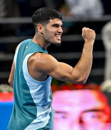 ATP, Tennis Herren QATAR EXXONMOBIL OPEN ROUND OF 32 Carlos Alcaraz of Spain celebrates after winning her round of 32 match against Marin Cilic of Croatia during the ATP Qatar ExxonMobil Open 2025 tennis tournament at the Khalifa International Tennis Complex in Doha, Qatar, on February 17, 2025. DOHA Qatar Copyright: xNOUSHADx