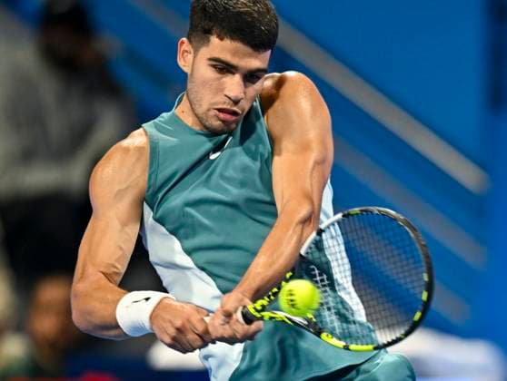 ATP, Tennis Herren QATAR EXXONMOBIL OPEN ROUND OF 32 Carlos Alcaraz of Spain competes in her round of 32 match against Marin Cilic of Croatia during the ATP Qatar ExxonMobil Open 2025 tennis tournament at the Khalifa International Tennis Complex in Doha, Qatar, on February 17, 2025. DOHA Qatar Copyright: xNOUSHADx