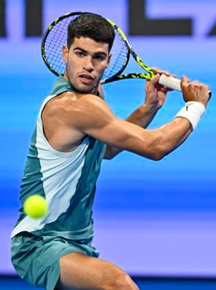 ATP, Tennis Herren QATAR EXXONMOBIL OPEN ROUND OF 32 Carlos Alcaraz of Spain competes in her round of 32 match against Marin Cilic of Croatia during the ATP Qatar ExxonMobil Open 2025 tennis tournament at the Khalifa International Tennis Complex in Doha, Qatar, on February 17, 2025. DOHA Qatar Copyright: xNOUSHADx