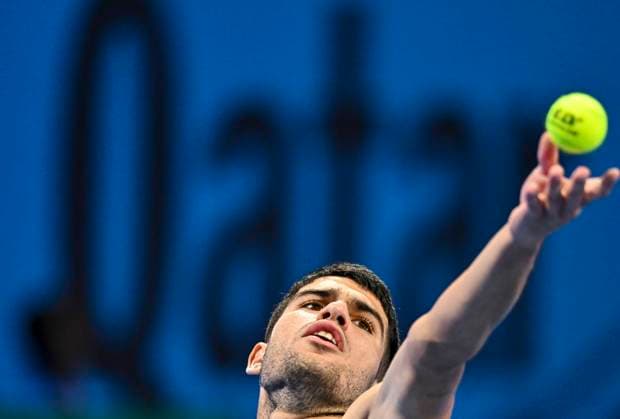 ATP, Tennis Herren QATAR EXXONMOBIL OPEN ROUND OF 32 Carlos Alcaraz of Spain competes in her round of 32 match against Marin Cilic of Croatia during the ATP Qatar ExxonMobil Open 2025 tennis tournament at the Khalifa International Tennis Complex in Doha, Qatar, on February 17, 2025. DOHA Qatar Copyright: xNOUSHADx
