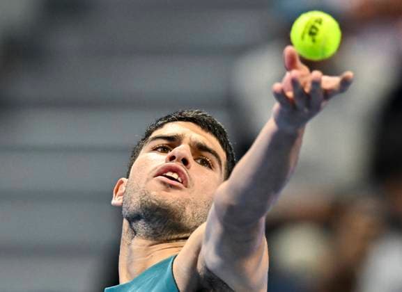 ATP, Tennis Herren QATAR EXXONMOBIL OPEN ROUND OF 32 Carlos Alcaraz of Spain competes in her round of 32 match against Marin Cilic of Croatia during the ATP Qatar ExxonMobil Open 2025 tennis tournament at the Khalifa International Tennis Complex in Doha, Qatar, on February 17, 2025. DOHA Qatar Copyright: xNOUSHADx