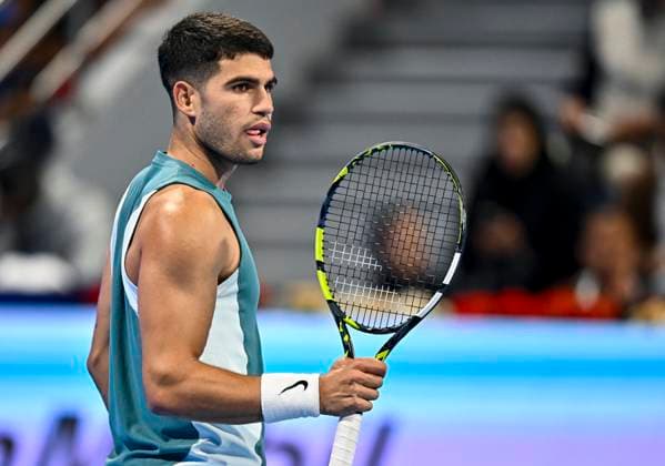 ATP, Tennis Herren QATAR EXXONMOBIL OPEN ROUND OF 32 Carlos Alcaraz of Spain competes in her round of 32 match against Marin Cilic of Croatia during the ATP Qatar ExxonMobil Open 2025 tennis tournament at the Khalifa International Tennis Complex in Doha, Qatar, on February 17, 2025. DOHA Qatar Copyright: xNOUSHADx