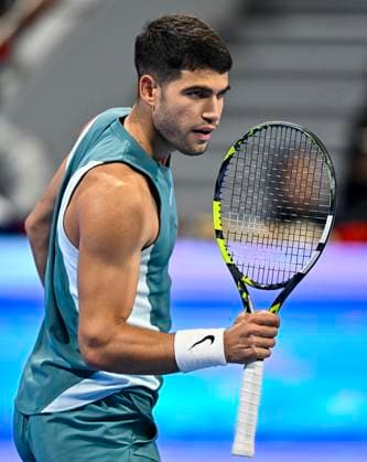 ATP, Tennis Herren QATAR EXXONMOBIL OPEN ROUND OF 32 Carlos Alcaraz of Spain competes in her round of 32 match against Marin Cilic of Croatia during the ATP Qatar ExxonMobil Open 2025 tennis tournament at the Khalifa International Tennis Complex in Doha, Qatar, on February 17, 2025. DOHA Qatar Copyright: xNOUSHADx