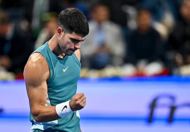ATP, Tennis Herren QATAR EXXONMOBIL OPEN ROUND OF 32 Carlos Alcaraz of Spain competes in her round of 32 match against Marin Cilic of Croatia during the ATP Qatar ExxonMobil Open 2025 tennis tournament at the Khalifa International Tennis Complex in Doha, Qatar, on February 17, 2025. DOHA Qatar Copyright: xNOUSHADx