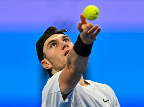 ATP, Tennis Herren QATAR EXXONMOBIL OPEN ROUND OF 32 Jack Draper of Great Britain competes in her round of 32 match against Alexei Popyrin of Australia during the ATP Qatar ExxonMobil Open 2025 tennis tournament at the Khalifa International Tennis Complex in Doha, Qatar, on February 17, 2025. DOHA Qatar Copyright: xNOUSHADx