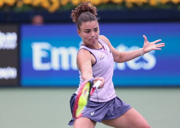 Jasmine Paolini ITA , Dubai Duty Free Tennis Championships, Dubai, U A E Copyright: xJuergenxHasenkopfx