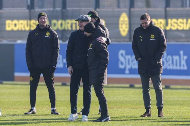 18 02 2025, Final training session for the UEFA Champions League match between Borussia Dortmund and Sporting Lisbon, f l Chairman of the management Hans Joachim Watzke Borussia Dortmund embraces coach Niko Kovac Borussia Dortmund , sports director Sebastian Kehl Borussia Dortmund , Dortmund training ground Borussia Dortmund NRW Germany xRHR PHOTO DEx Copyright: DennisxEwert RHR-FOTOx RHR-FOTO DE