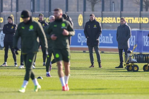 18 02 2025, Final training session for the UEFA Champions League match between Borussia Dortmund and Sporting Lisbon, from l Sports Director Sebastian Kehl Borussia Dortmund , Managing Director Sport Lars Ricken Borussia Dortmund attend the training session, Dortmund training ground Borussia Dortmund NRW Germany xRHR PHOTO DEx Copyright: DennisxEwert RHR-FOTOx RHR-FOTO DE