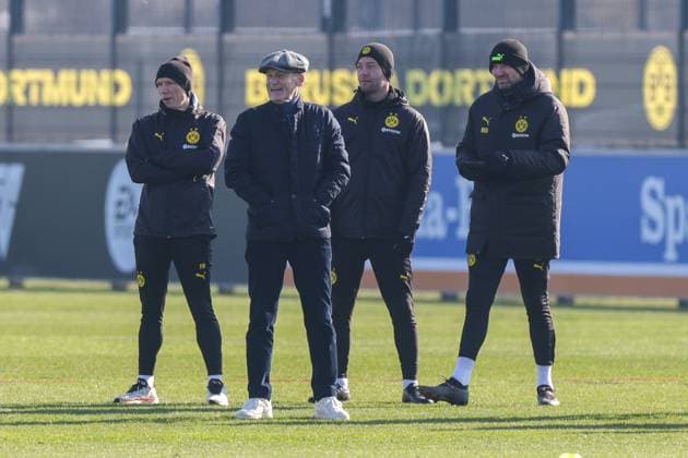 18 02 2025, Final training session for the UEFA Champions League match between Borussia Dortmund and Sporting Lisbon, from l Athletic trainer Florian Wandler Borussia Dortmund , Chairman of the Management Board Hans Joachim Watzke Borussia Dortmund , Individual trainer Top Talents Mathias Schiele Borussia Dortmund , Athletic trainer Mathias Kolodziej Borussia Dortmund , Dortmund Training ground Borussia Dortmund NRW Germany xRHR PHOTO DEx Copyright: DennisxEwert RHR-FOTOx RHR-FOTO DE
