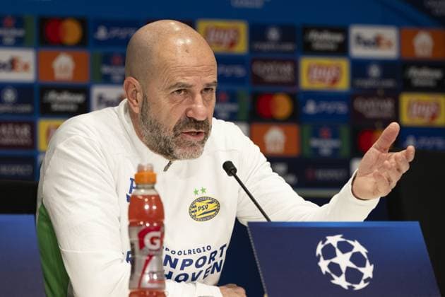 EINDHOVEN - PSV coach Peter Bosz during the press conference, PK, Pressekonferenz at the Philips Stadium ahead of the Champions League match against Juventus. ANP OLAF CRACK xVIxANPxSportx xxANPxIVx 520292756 originalFilename: 520292756.jpg