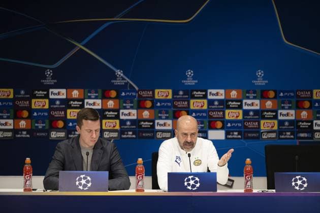 EINDHOVEN - PSV coach Peter Bosz during the press conference, PK, Pressekonferenz at the Philips Stadium ahead of the Champions League match against Juventus. ANP OLAF CRACK xVIxANPxSportx xxANPxIVx 520292784 originalFilename: 520292784.jpg