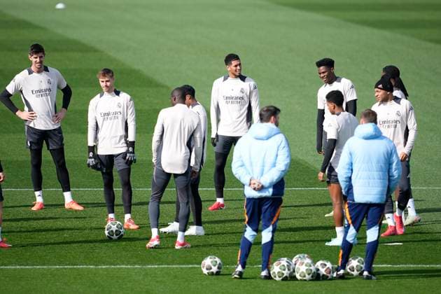 February 18, 2025, Valdebebas, Madrid, SPAIN: Thibaut Courtois, Jude Bellingham, Aurelien Tchouameni and Kylian Mbappe during the training day of Real Madrid ahead the UEFA Champions League 2024 25 League Knockout Play-off second leg match against Manchester City at Ciudad Deportiva Real Madrid on February 18, 2024, in Valdebebas, Madrid, Spain. Valdebebas SPAIN - ZUMAa181 20250218_zaa_a181_017 Copyright: xOscarxJ.xBarrosox