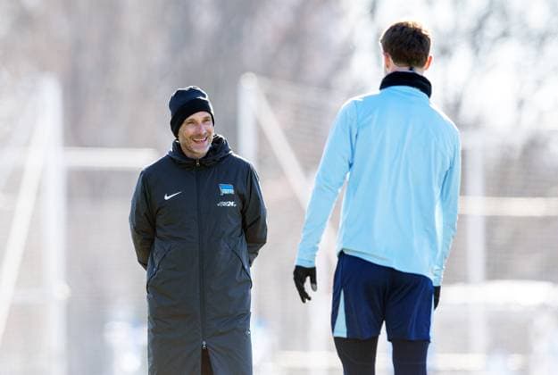 Soccer, Men, Season 2024 25, 2 Bundesliga, Hertha BSC, Training, f l Coach Stefan Leitl Hertha BSC , Linus Gechter Hertha BSC , 18 02 2025, Copyright: xSebastianxRäppold MatthiasxKochx