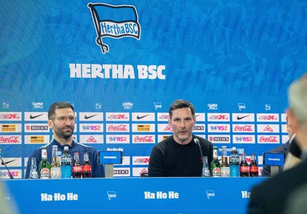 Soccer, Men, Season 2024 25, 2 Bundesliga, Hertha BSC, Press conference for the presentation of the new coach Stefan Leitl, in the picture from l Co coach Andre Mijatovic Hertha BSC , coach Stefan Leitl Hertha BSC , 18 02 2025, Copyright: xSebastianxRäppold MatthiasxKochx