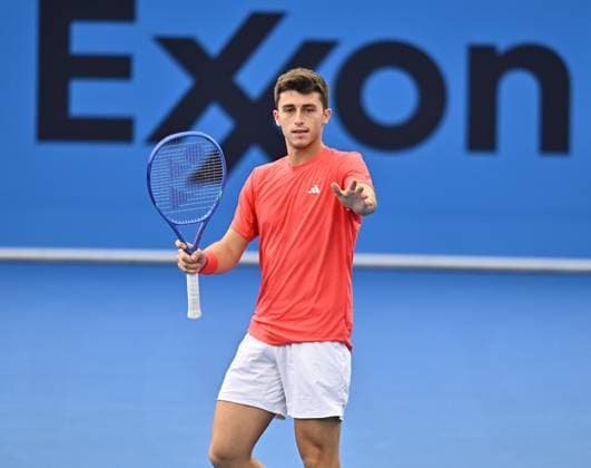 ATP, Tennis Herren QATAR EXXONMOBIL OPEN ROUND OF 32 Luca Nardi of Italy competes in her round of 32l match against Zhizhen Zhang of Chinaduring the ATP Qatar ExxonMobil Open 2025 tennis tournament at the Khalifa International Tennis Complex in Doha, Qatar, on February 18, 2025. DOHA Qatar Copyright: xNOUSHADx