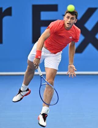 ATP, Tennis Herren QATAR EXXONMOBIL OPEN ROUND OF 32 Luca Nardi of Italy competes in her round of 32l match against Zhizhen Zhang of Chinaduring the ATP Qatar ExxonMobil Open 2025 tennis tournament at the Khalifa International Tennis Complex in Doha, Qatar, on February 18, 2025. DOHA Qatar Copyright: xNOUSHADx
