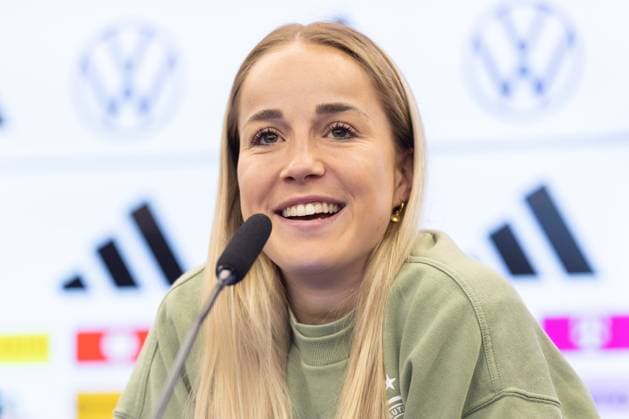 Training and press conference German womens national team The new team captain of the German womens national team, Giulia Gwinn, speaks during the press conference Training and press conference of the womens national team on February 18, 2025 at the DFB Campus in Frankfurt am Main , Frankfurt am Main Hessen Germany DFB Campus