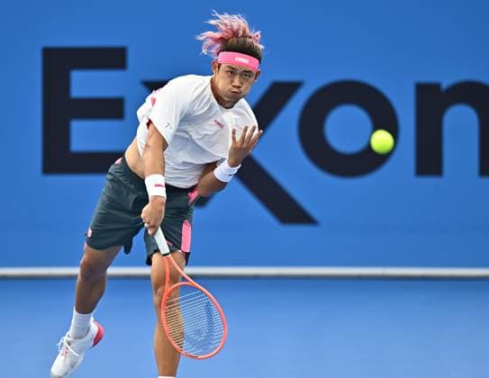 Sport Bilder des Tages ATP, Tennis Herren QATAR EXXONMOBIL OPEN ROUND OF 32 Zhizhen Zhang of China competes in her round of 32l match against Luca Nardi of Italy during the ATP Qatar ExxonMobil Open 2025 tennis tournament at the Khalifa International Tennis Complex in Doha, Qatar, on February 18, 2025. DOHA Qatar Copyright: xNOUSHADx