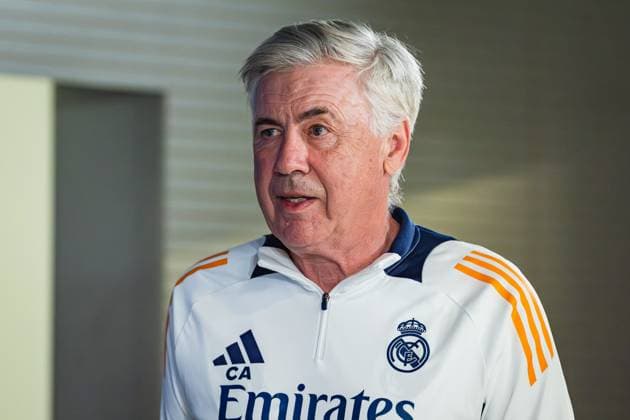 UEFA Champions League 2024 25 League Knockout Play-off Second Leg: Real Madrid Training Session and press conference, PK, Pressekonferenz Carlo Ancelotti, head coach of Real Madrid CF, seen during the UEFA Champions League 2024 25 League Knockout Play-off Second Leg Training And Press Conference at Ciudad Real Madrid on February 18, 2025 in Madrid, Spain. Valdebebas Ciudad Real Madrid Madrid Spain Copyright: xAlbertoxGardinx AGardin_20250218_Real_Madrid_Training_Press_0327