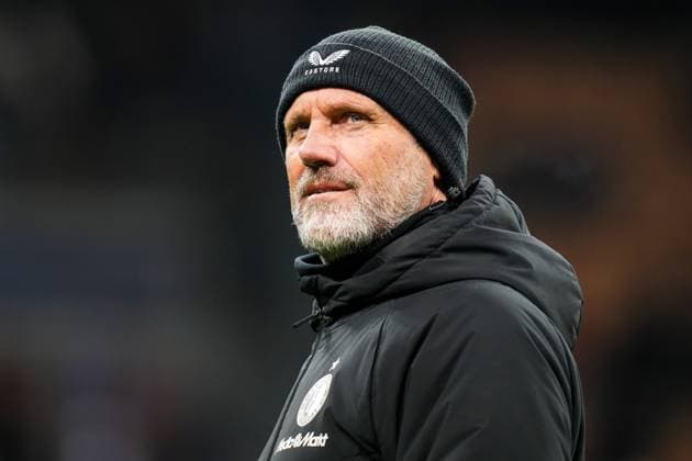 UEFA Champions League: AC Milan v Feyenoord Milan - Feyenoord assistent-trainer John de Wolf during the 2nd leg of the knockout phase play-offs of new format of the Champions League 2024 2025. The match is set between AC Milan and Feyenoord at Giuseppe Meazza San Siro on 18 February 2025 in Milan, Italy. Copyright: xYannickxVerhoevenx