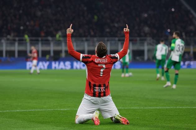 Sport Bilder des Tages Milan, Italy, 18th February 2025. Santiago Gimenez of AC Milan celebrates after scoring to give the side a 1-0 lead during the UEFA Champions League, Play Off 2nd Leg match at Giuseppe Meazza, Milan. Picture credit should read: Jonathan Moscrop Sportimage EDITORIAL USE ONLY. No use with unauthorised audio, video, data, fixture lists, club league logos or live services. Online in-match use limited to 120 images, no video emulation. No use in betting, games or single club league player publications. SPI_011_JM_MILAN_FEYENOORD_UCL_ SPI-3687-0011