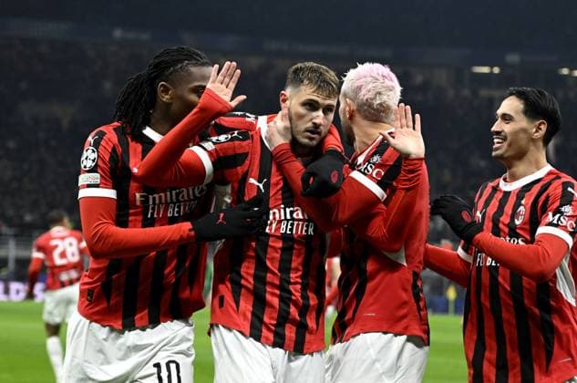 Foto IPP Paolo Bona Milano 18 02 2025 UEFA Champions League di Calcio stagione 2024 2025 partita Milan-Feyenoord Nella foto Santiago Gimenez non esulta dopo il gol del 1-0 in quanto ex calciatore del Feyenoord Italy Photo Press Worldwide Copyright italy Italy ITALY  Copyright: xR4924_italyphotopressx