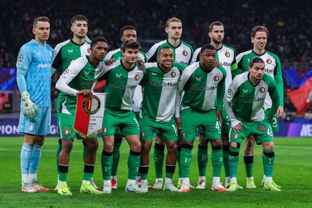 CALCIO - UEFA Champions League - AC Milan vs Feyernood Feyenoord Rotterdam players line up during UEFA Champions League 2024 25 Knockout phase play-offs 2nd leg football match between AC Milan and Feyenoord Rotterdam at San Siro Stadium Milan Italy  Copyright: xIPAxSport ABACAx