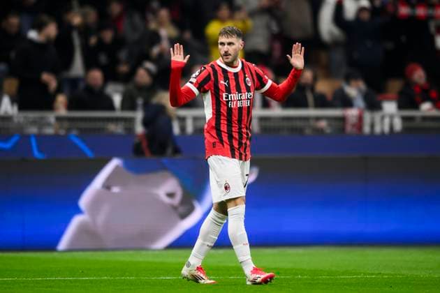 AC Milan v Feyenoord - UEFA Champions League Santiago Gimenez of AC Milan reacts after scoring a goal during the UEFA Champions League 2024 25 knockout phase play-off second leg football match between AC Milan and Feyenoord. Milan Italy Copyright: xNicolòxCampox