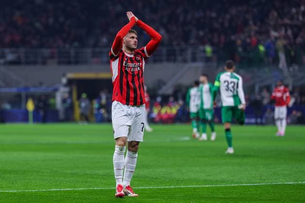 AC Milan vs Feyenoord Rotterdam UEFA Champions League 2024 25 Knockout phase play offs 2nd leg 18 02 2025 Santiago Gimenez of AC Milan celebrates during UEFA Champions League 2024 25 Knockout phase play offs 2nd leg football match between AC Milan and Feyenoord Rotterdam at San Siro Stadium Copyright: xBEAUTIFULxSPORTS Carabellix