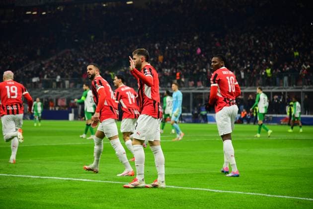 AC Milan v Feyenoord - UEFA Champions League 2024 25 League Knockout Play-off Second Leg Santiago Gimenez of AC Milan celebrates after scoring his team s first goal during the round of 16 UEFA Champions League match between AC Milan and Feyenoord Rotterdam at San Siro Stadium in Milan, Italy, on February 18, 2025. Milan Lombardy Italy  Copyright: xAndreaxDiodatox originalFilename:diodato-acmilanv250218_npwCi.jpg
