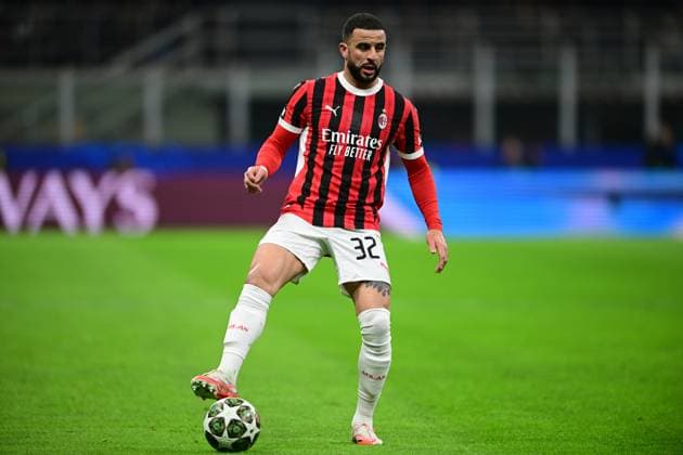 AC Milan v Feyenoord - UEFA Champions League 2024 25 League Knockout Play-off Second Leg Kyle Walker of AC Milan is in action during the round of 16 UEFA Champions League match between AC Milan and Feyenoord Rotterdam at San Siro Stadium in Milan, Italy, on February 18, 2025. Milan Lombardy Italy  Copyright: xAndreaxDiodatox originalFilename:diodato-acmilanv250218_npLSG.jpg