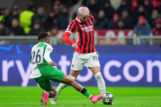 AC MilanÕs Theo Hernandez red card during the Uefa Champions League soccer match between Ac Milan and Feyenoord at the San Siro Stadium in Milan, north Italy - Tuesday , February 18 , 2025. - Soccer .  Copyright: xSpada LaPressex