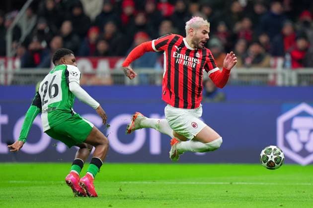 AC MilanÕs Theo Hernandez red card during the Uefa Champions League soccer match between Ac Milan and Feyenoord at the San Siro Stadium in Milan, north Italy - Tuesday , February 18 , 2025. - Soccer .  Copyright: xSpada LaPressex