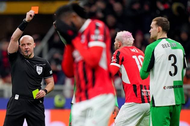 AC MilanÕs Theo Hernandez red card during the Uefa Champions League soccer match between Ac Milan and Feyenoord at the San Siro Stadium in Milan, north Italy - Tuesday , February 18 , 2025. - Soccer .  Copyright: xSpada LaPressex