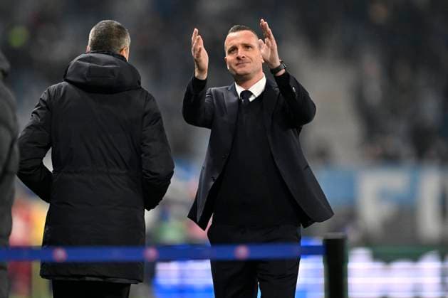 Atalanta v Club Brugge - UEFA Champions League BERGAMO, ITALY - FEBRUARY 18 : Hayen Nicky head coach of Club Brugge before the start of the game during the UEFA Champions League 2024 25 knockout phase play-off match second leg between Atalanta and Club Brugge on February 18, 2025 in Bergamo, Italy, 18 02 2025 Bergamo Italy  Copyright: xJanxDexMeuleneirx