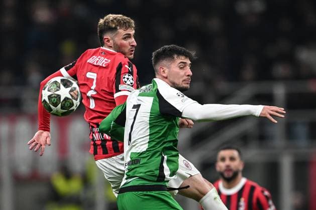 Cm Milano 18 02 2025 - Champions League Milan-Feyenoord foto Cristiano Mazzi Image nella foto: Santiago Gimenez-Jakub Moder 
