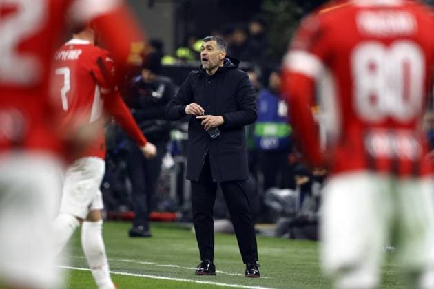 MILAN - AC Milan coach So rgio ConceioÂßoÂ£o during the UEFA Champions League playoff match between AC Milan and Feyenoord at the San Siro Stadium on Feb. 18, 2025 in Milan, Italy. ANP MAURICE VAN STEEN UEFA Champions League 2024 25 League Knockout Play-off Second Leg 2024 25 xVIxANPxSportx xxANPxIVx 520319097 originalFilename: 520319097.jpg