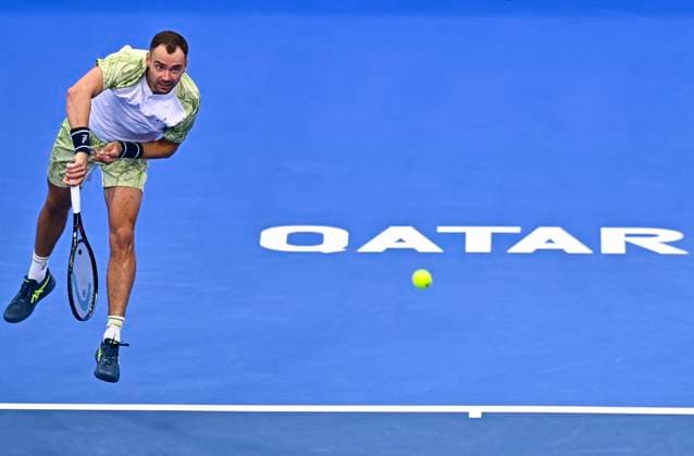 ATP, Tennis Herren QATAR EXXONMOBIL OPEN ROUND OF 32 Roman Safiullin competes in her round of 32 match against Alex De Minaur of Australia during the ATP Qatar ExxonMobil Open 2025 tennis tournament at the Khalifa International Tennis Complex in Doha, Qatar, on February 18, 2025. DOHA Qatar Copyright: xNoushadxThekkayilx