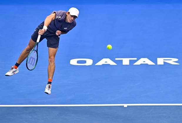 ATP, Tennis Herren QATAR EXXONMOBIL OPEN ROUND OF 32 Alex De Minaur of Australia competes in her round of 32 match against Roman Safiullin during the ATP Qatar ExxonMobil Open 2025 tennis tournament at the Khalifa International Tennis Complex in Doha, Qatar, on February 18, 2025. DOHA Qatar Copyright: xNoushadxThekkayilx