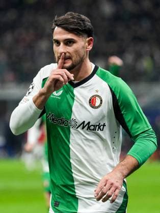 UEFA Champions League: AC Milan v Feyenoord Milan - Julian Carranza of Feyenoord during the 2nd leg of the knockout phase play-offs of new format of the Champions League 2024 2025. The match is set between AC Milan and Feyenoord at Giuseppe Meazza San Siro on 18 February 2025 in Milan, Italy. Copyright: xYannickxVerhoevenx