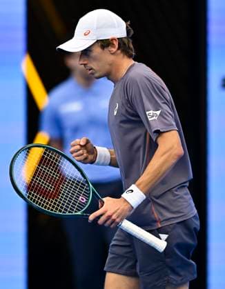 ATP, Tennis Herren QATAR EXXONMOBIL OPEN ROUND OF 32 Alex De Minaur of Australia competes in her round of 32 match against Roman Safiullin during the ATP Qatar ExxonMobil Open 2025 tennis tournament at the Khalifa International Tennis Complex in Doha, Qatar, on February 18, 2025. DOHA Qatar Copyright: xNoushadxThekkayilx