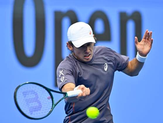 ATP, Tennis Herren QATAR EXXONMOBIL OPEN ROUND OF 32 Alex De Minaur of Australia competes in her round of 32 match against Roman Safiullin during the ATP Qatar ExxonMobil Open 2025 tennis tournament at the Khalifa International Tennis Complex in Doha, Qatar, on February 18, 2025. DOHA Qatar Copyright: xNoushadxThekkayilx