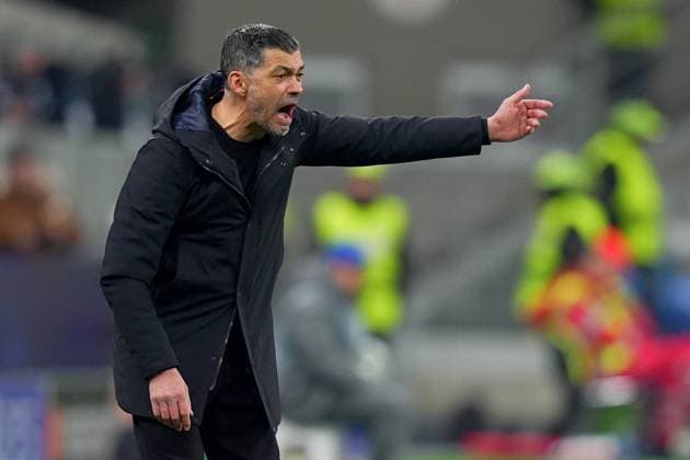 Sport Bilder des Tages AC MilanÕs head coach Sergio Conceicao during the Uefa Champions League soccer match between Ac Milan and Feyenoord at the San Siro Stadium in Milan, north Italy - Tuesday , February 18 , 2025. - Soccer .  Copyright: xSpada LaPressex