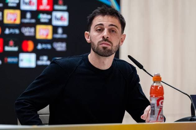 UEFA Champions League 2024 25 League Knockout Play-off Second Leg: Manchester City press conference, PK, Pressekonferenz Bernardo Silva of Manchester City FC seen speaking during the UEFA Champions League 2024 25 League Knockout Play-off Second Leg Press Conference at Estadio Santiago Bernabeu on February 18, 2025 in Madrid, Spain. Madrid Estadio Santiago Bernabeu Madrid Spain Copyright: xAlbertoxGardinx AGardin_20250218_Man_City_Press_0130