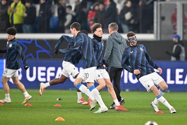 Atalanta v Club Brugge - UEFA Champions League BERGAMO, ITALY - FEBRUARY 18 : Mechele Brandon defender of Club Brugge warming up during the UEFA Champions League 2024 25 knockout phase play-off match second leg between Atalanta and Club Brugge on February 18, 2025 in Bergamo, Italy, 18 02 2025 Bergamo Italy  Copyright: xJanxDexMeuleneirx