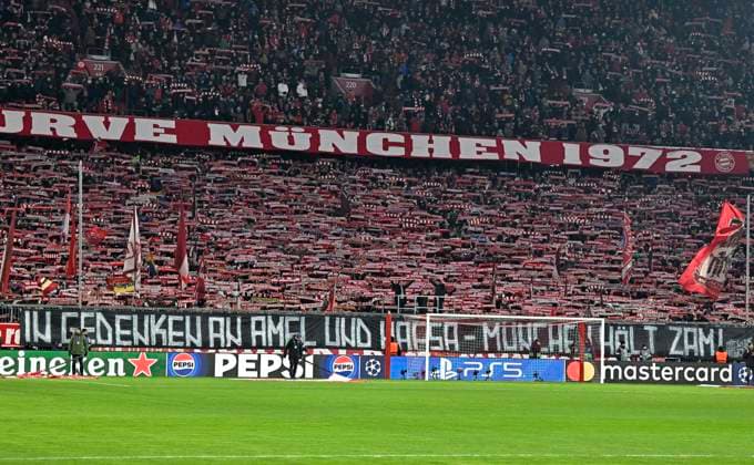 18 02 2025, Football UEFA Championsleague 2024 2025 Play off second leg, FC Bayern Munich Celtic Glasgow, at the Allianz Arena Munich The Bayern fans commemorate the two victims of the attack in Munich DFL and DFB regulations prohibit any use of photographs as image sequences and or quasi video
