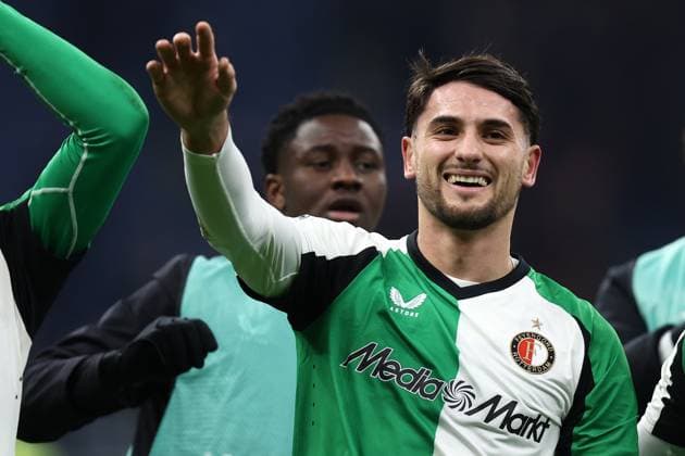 Ac Milan - Feyenoord Julian Carranza of Feyenoord celebrates at the end of the UEFA Champions League 2024 25 League Knockout Play-off Second Leg match between AC Milan and Feyenoord at Stadio Giuseppe Meazza on February 18, 2025 in Milan, Italy . Milano Stadio Giuseppe Meazza Italy Copyright: xMarcoxCanonierox